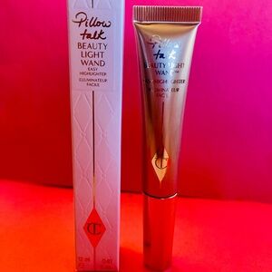 Charlotte Tilbury Beauty Light Wand in Pillow Talk